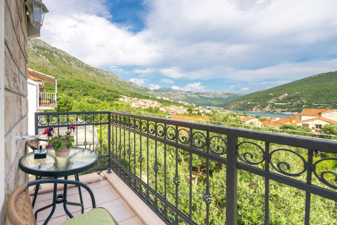 Tranquility And Nature In 4 Bedroom With Sea View Mokošica Екстериор снимка