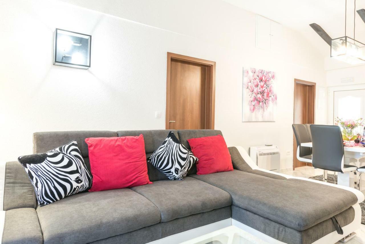 Tranquility And Nature In 4 Bedroom With Sea View Mokošica Екстериор снимка